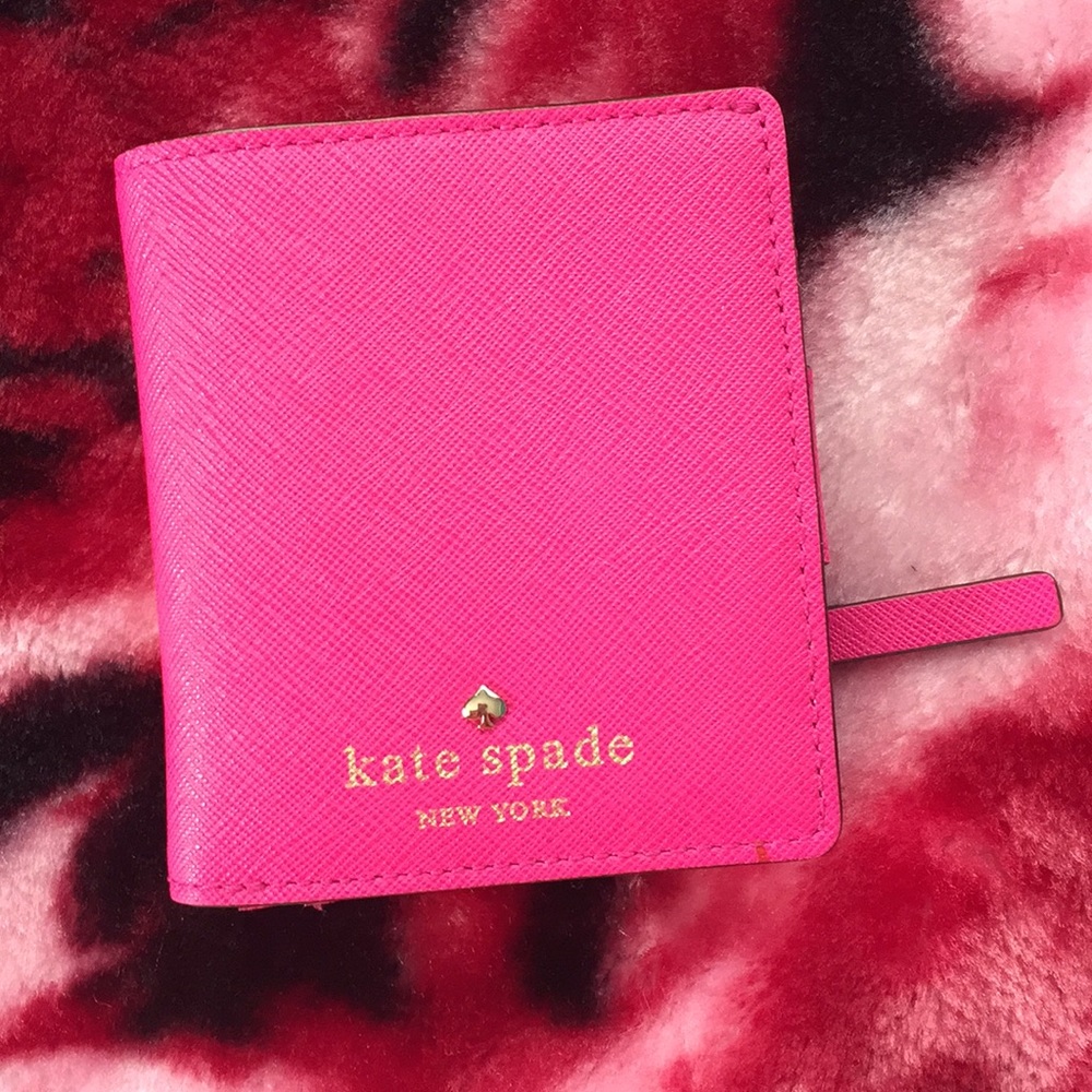 Kate Spade Pink Wallet ⭐️OPEN TO OFFERS⭐️